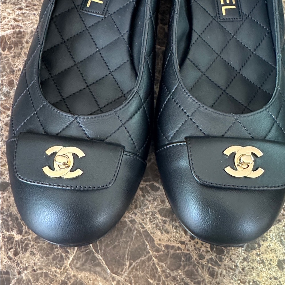 CHANEL Black Quilted Leather Ballet Flats with Gold CC Logo - Picture 6 of 10